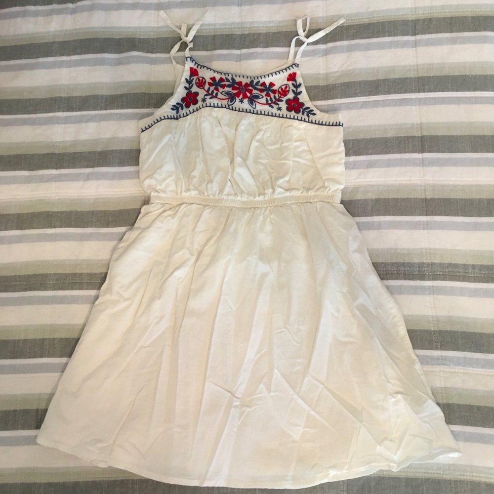 S 6/7 Gap Embroidered Cotton Dress